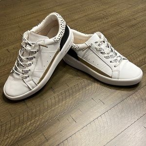 Vintage Havana - women’s - white - cheetah - sneakers - WORN ONE TIME - no flaws